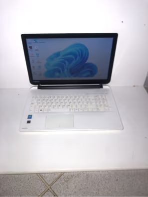 Toshiba Satellite L50-B (i3)